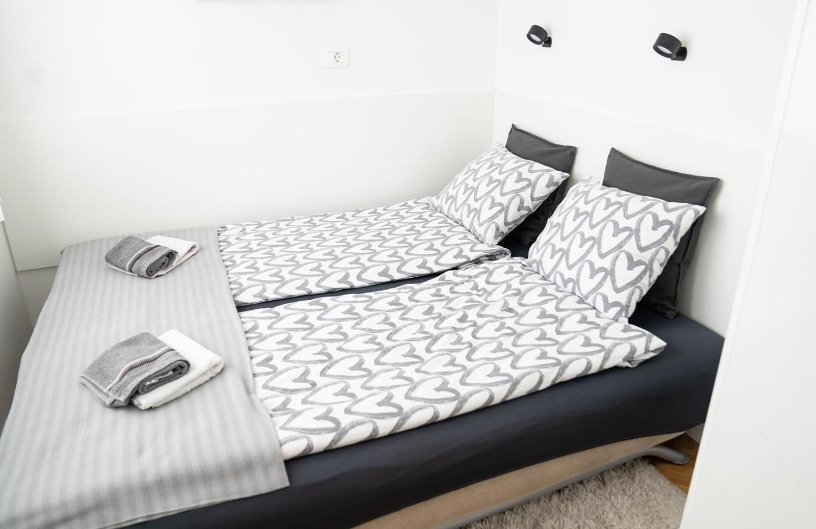 Casa De Dinca, 2 Bedroom, 6 Person, Free Parking Zone Zagabria Esterno foto